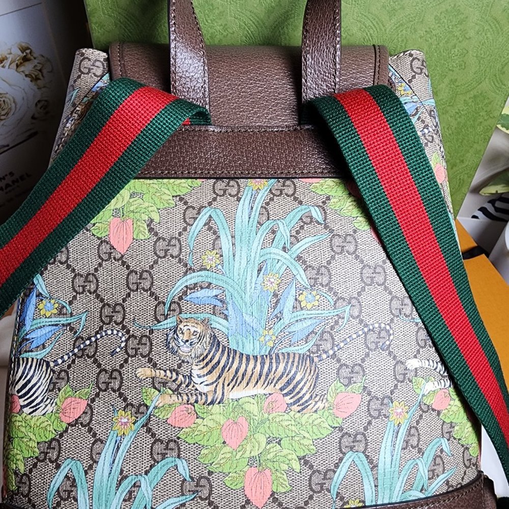 Backpack - Picture 12 of 16